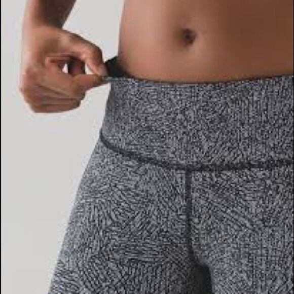 Lululemon Pace Rival Crop (19")
Line Up White Black / Black Sz 4 - Picture 4 of 11